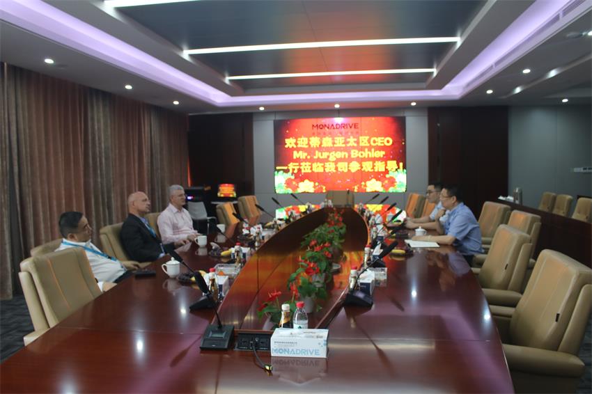 蒂森克虏伯电梯亚太区总裁约根•博乐一行莅临蒙纳考察